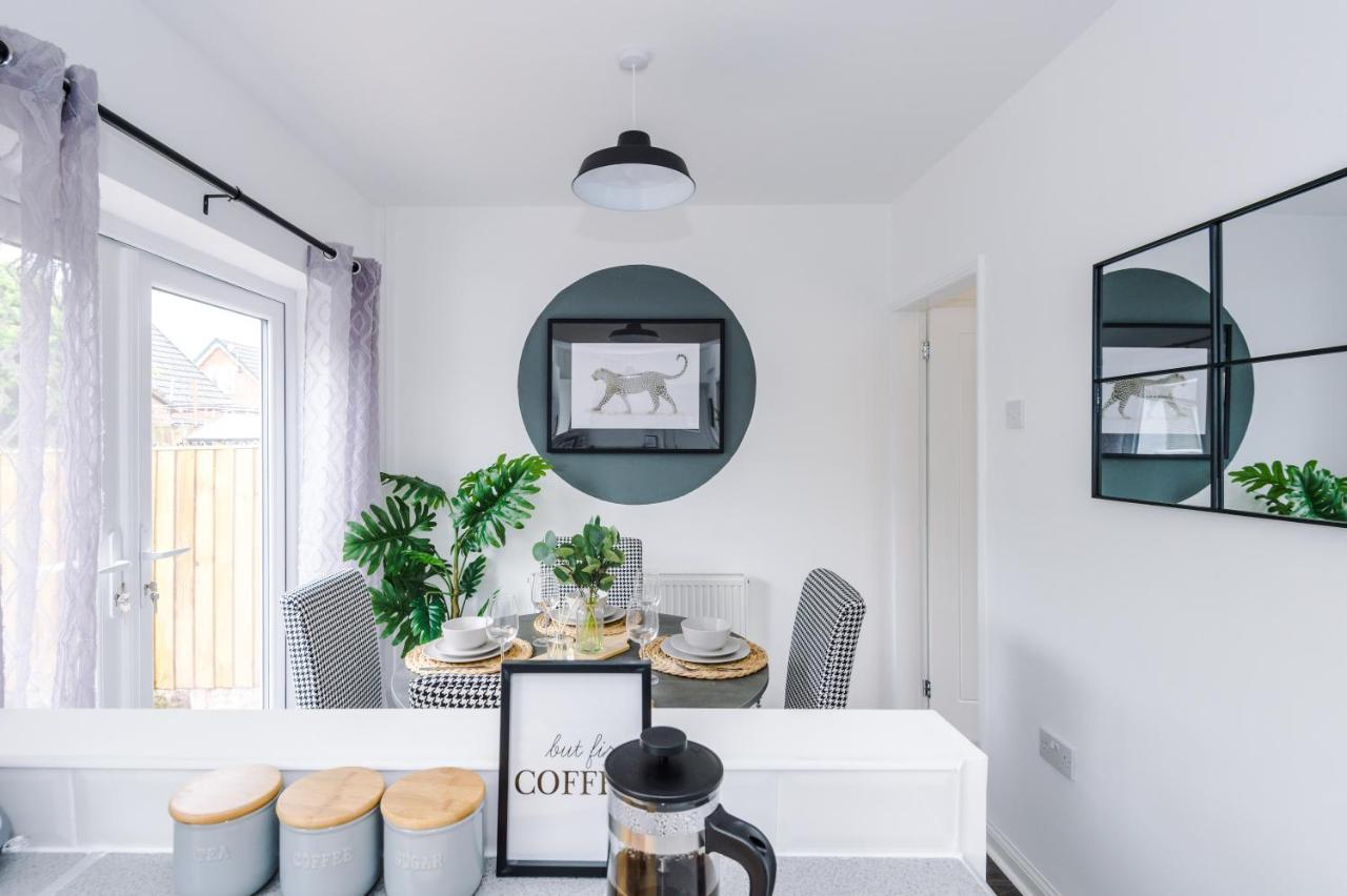 Welcoming 3 Bed Home, 10 Mins From Chester Races And Zoo Saughall Buitenkant foto