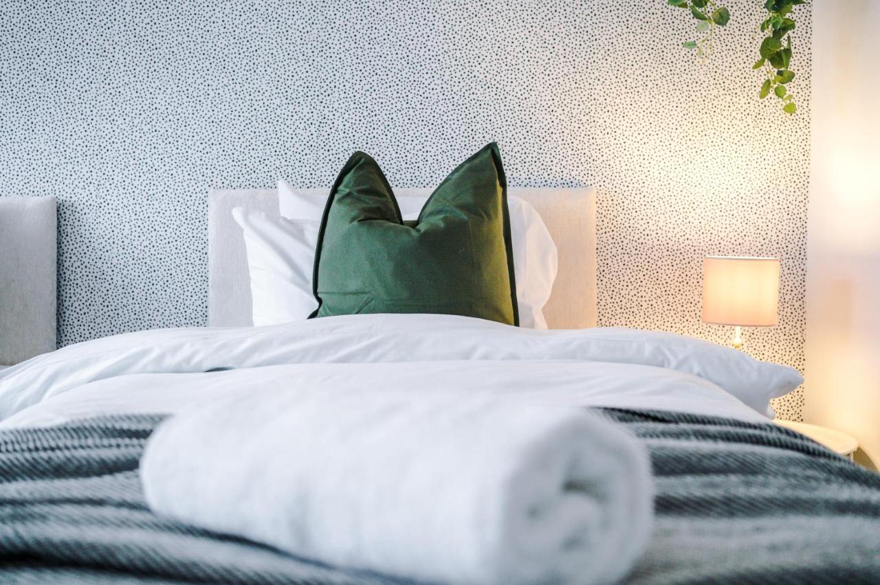Welcoming 3 Bed Home, 10 Mins From Chester Races And Zoo Saughall Buitenkant foto