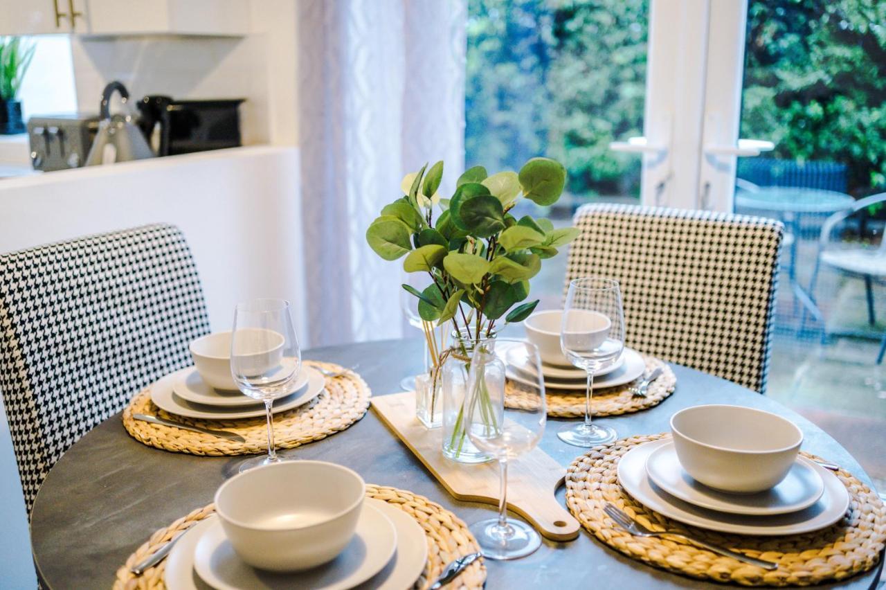 Welcoming 3 Bed Home, 10 Mins From Chester Races And Zoo Saughall Buitenkant foto